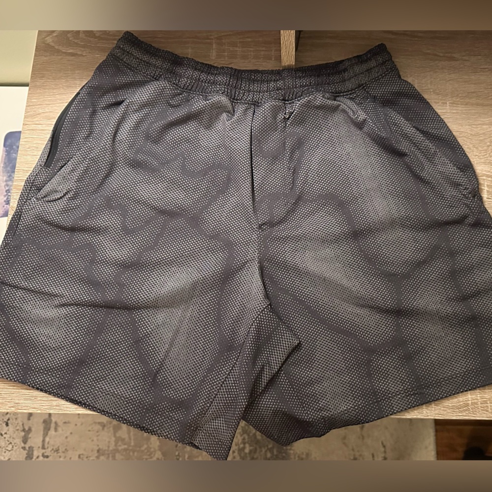 Lululemon Men’s Pace Breaker Grey Modern Camo 6.5” Shorts